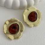 Özel Seri Kahverengi Kemik Oval Soyut Tasarım Gold Küpe