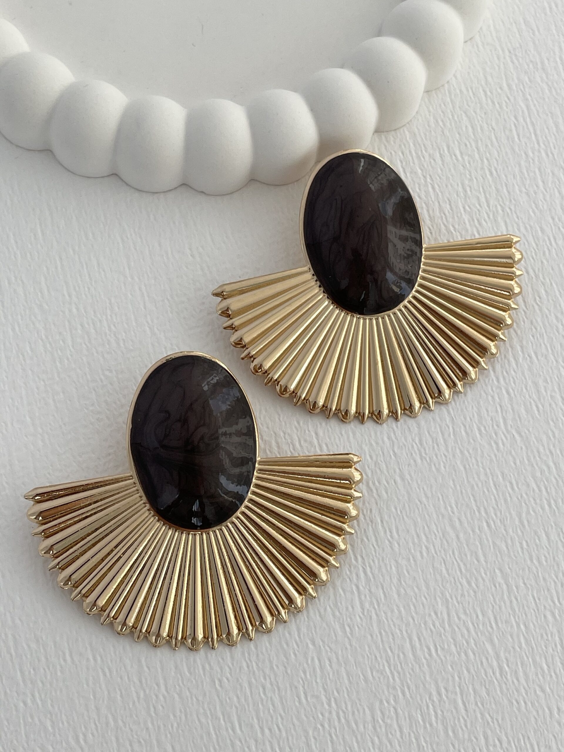 img_7938-5 Özel Seri Oval Yelpaze Tasarım Gold Kahverengi Detay Küpe