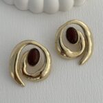 Özel Seri Kahverengi Soyut Spiral Tasarım Gold Küpe