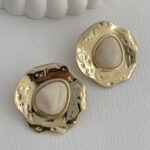 Özel Seri Krem Kemik Desenli Soyut Tasarım Gold Küpe