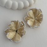 Özel Seri Beyaz Mineli Çiçek Tasarım Gold Küpe
