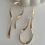 Özel Seri Kıvrım Tasarım Gold Maksi Boy Küpe