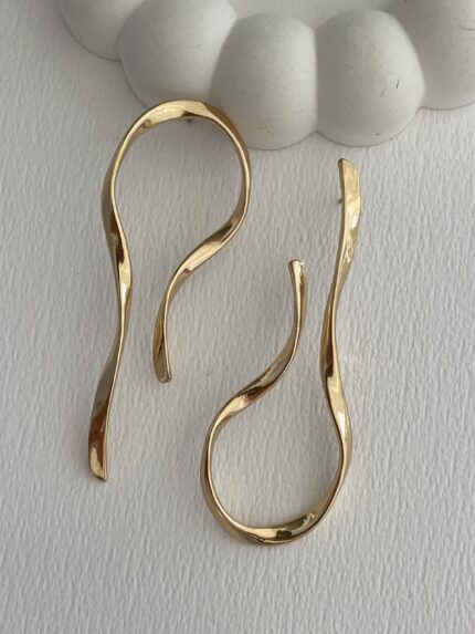 Özel Seri Kıvrım Tasarım Gold Maksi Boy Küpe