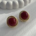 Özel Seri Bordo Kemik Kenarları Kıvrım Detay Gold Top Küpe