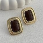 Özel Seri Kahverengi Kemik Detay Geometrik Tasarım Gold Vintage Küpe