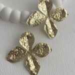 Özel Seri Desenli Maksi Boy Çiçek Tasarım Gold Küpe