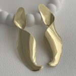 Özel Seri Kıvrımlı Maksi Boy Gold Küpe