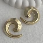 Özel Seri Tırtık Desen Geometrik Tasarım Gold Küpe