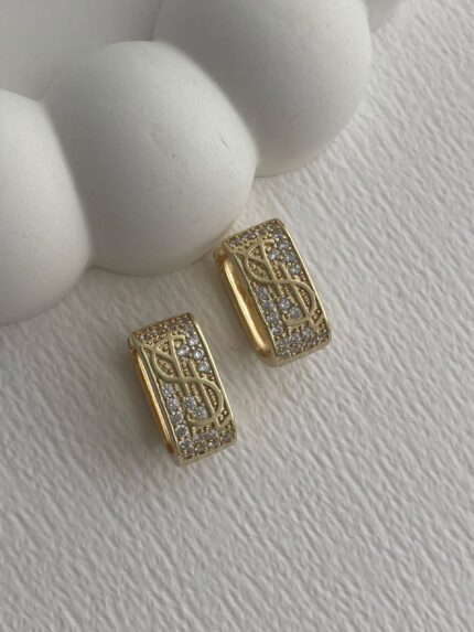 Özel Seri Marka Model Zirkon Taşlı Kare Gold Küpe