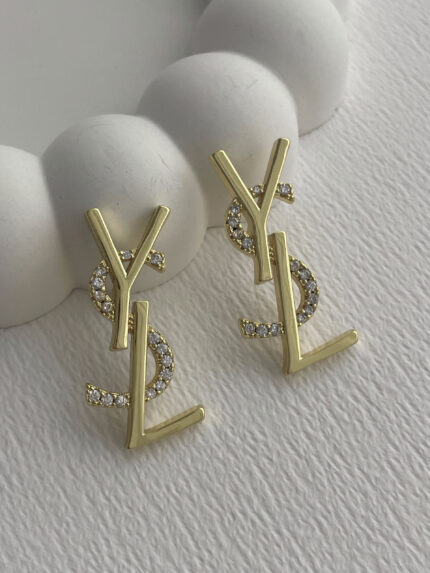 Özel Seri Marka Model Zirkon Taşlı Logo Detay Gold Küpe