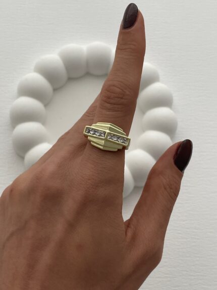 Özel Seri Sıra Baget Taş Model Ayarlanabilir Gold Yüzük