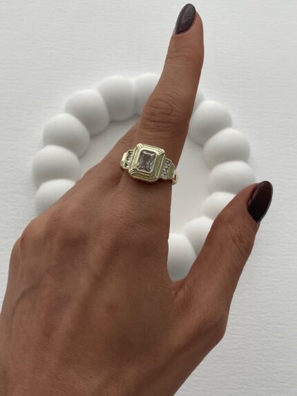 Özel Seri Tektaş Model Baget Taşlı Ayarlanabilir Gold Yüzük