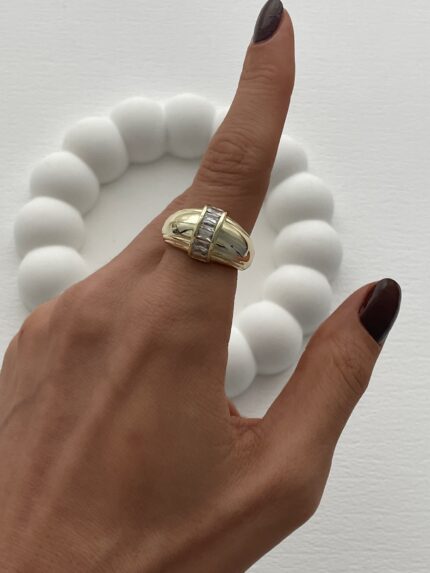 Özel Seri Bombe Model Tek Sıra Baget Taş Ayarlanabilir Gold Yüzük