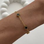 Özel Seri Siyah Mineli Beşli Mini Yonca Tasarım Gold Bileklik