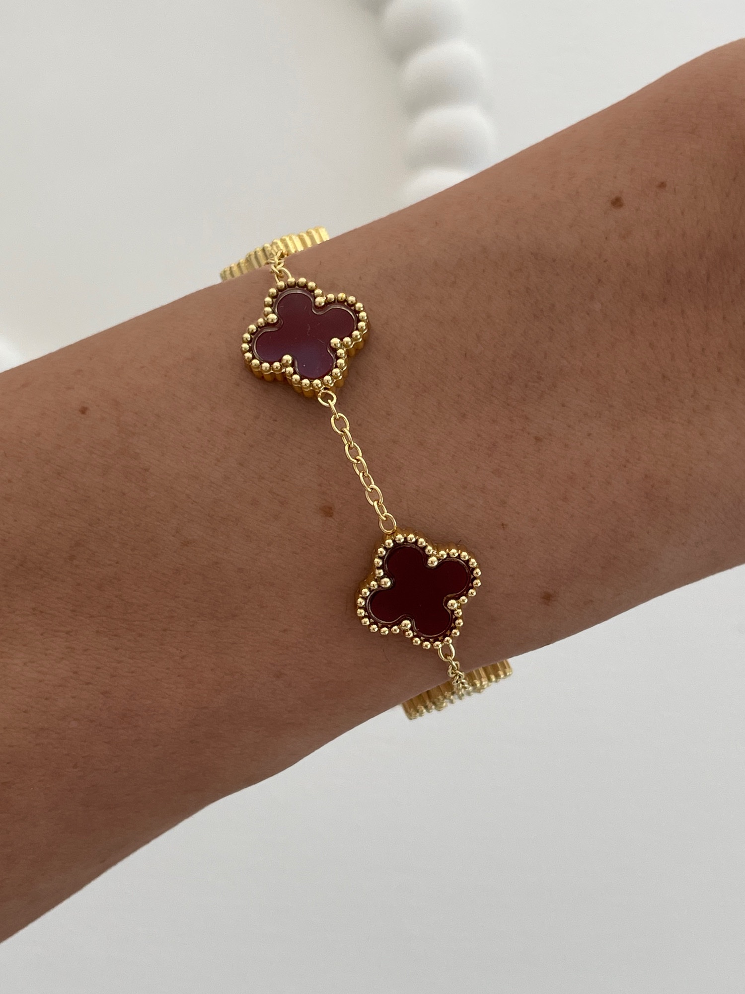 img_3007-7 Özel Seri Marka Model Yonca Tasarım Bordo Mineli Gold Bileklik