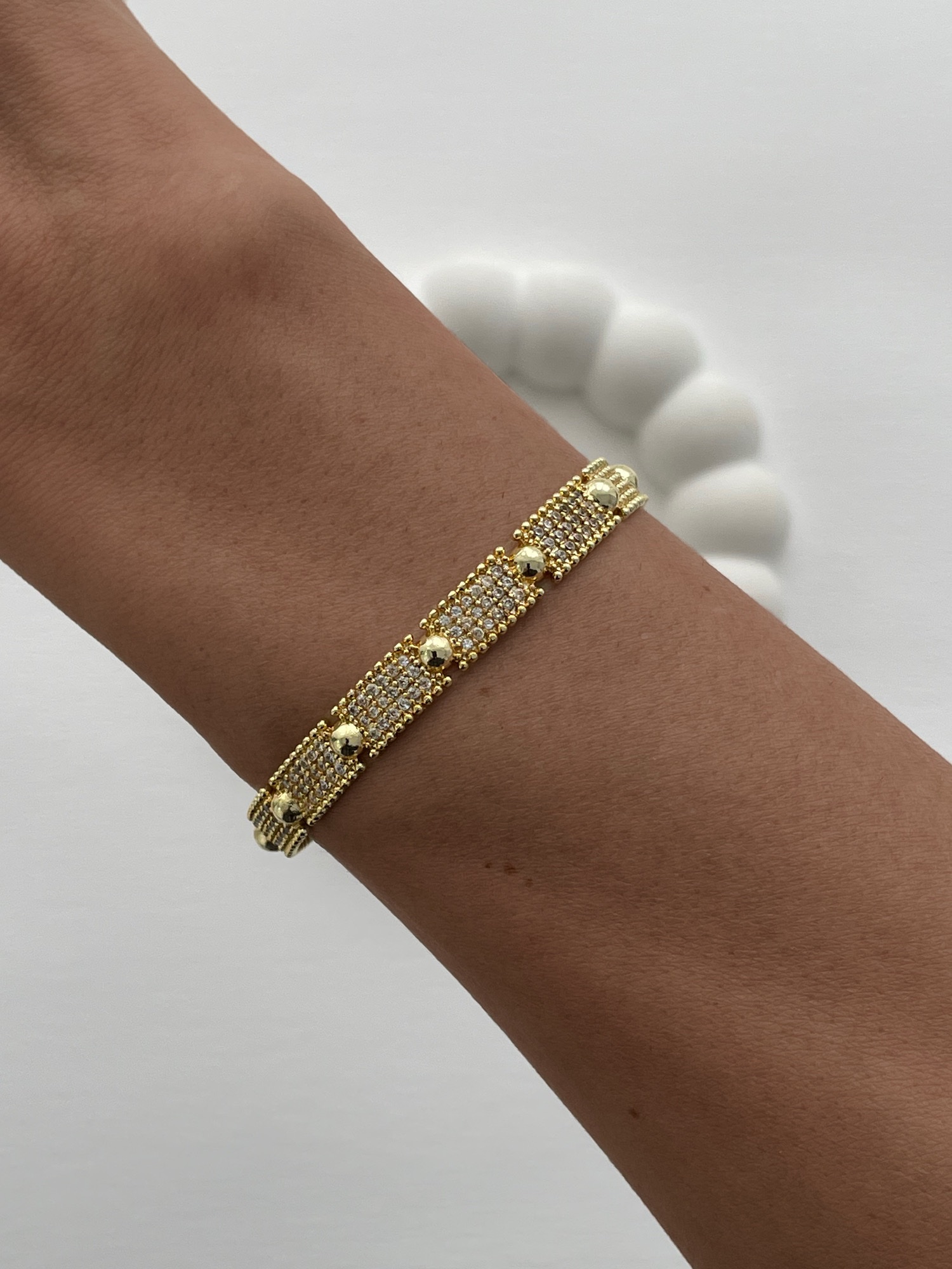 img_6769.jpeg Özel Seri Zirkon Taşlı Top Detay Ayarlanabilir Gold Bileklik