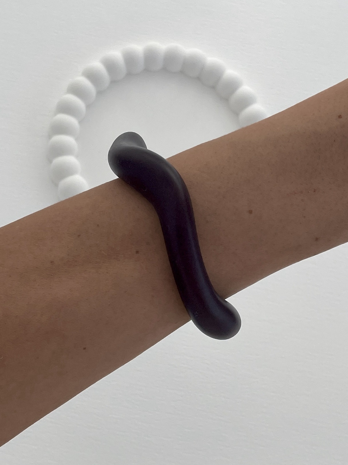 img_7365-1.jpeg Özel Seri Kıvrım Model Acı Kahverengi Kemik Bileklik