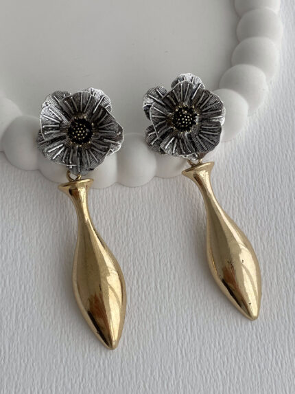 Özel Seri Eskitme Çiçek Tasarım Sallantılı Gold Küpe