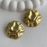 Çelik Soyut Tasarım Yuvarlak Gold Küpe
