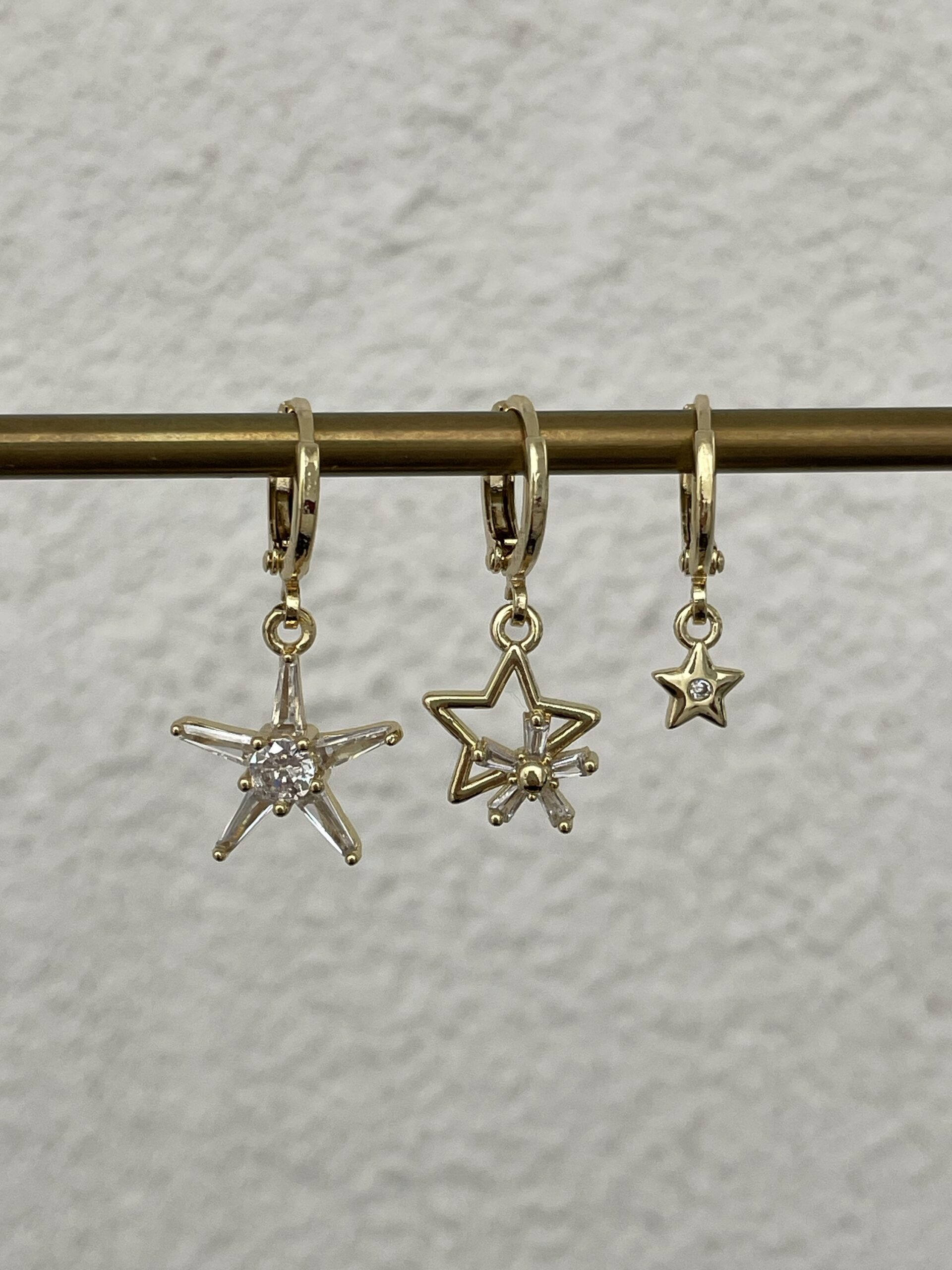 img_4630.jpeg Özel Seri Baget Taşlı Yıldız Üçlü Halka Gold Küpe Seti