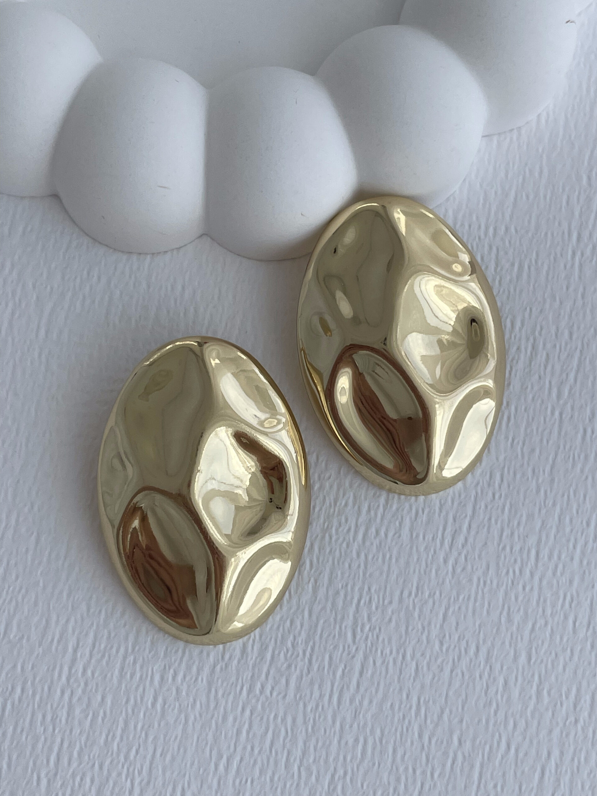 1776158924_0_69de08cc571eb-1.jpg Özel Seri Soyut Oval Tasarım Gold Büyük Küpe