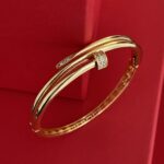 NS-Zirkon Taşlı Çivi Tasarım Gold Kelepçe Bileklik