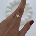 Özel Seri Beyaz Opal Taş Gold Ayarlanabilir Yüzük