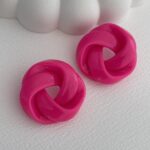 Özel Seri Neon Pembe Renk Gül Tasarım Akrilik Küpe