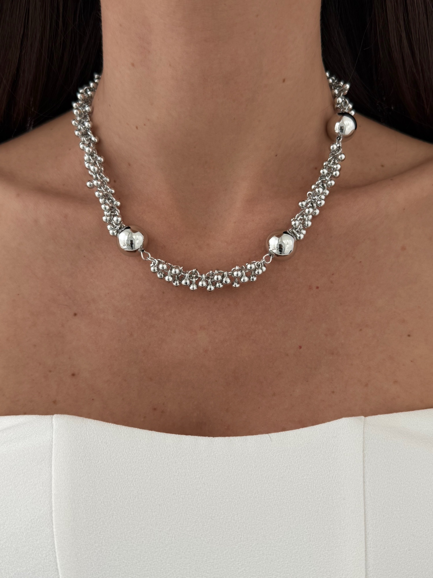 img_7715-2 Özel Seri Saçak Top Tasarım Sırt Dekolte Detay Gümüş Kolye