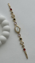 Marka Model Oval Tasarım Pembe & Siyah Baget Taşlı Kadranı Beyaz Gold Vintage Saat - Görsel 4