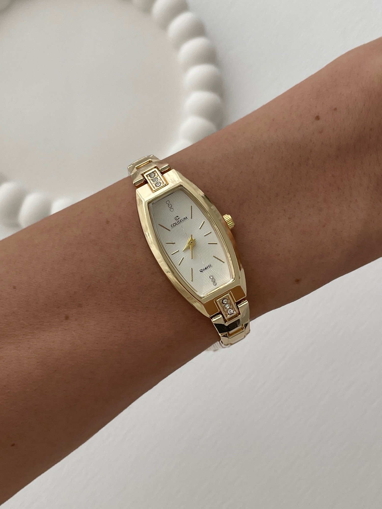 img_1895 Geometrik Tasarım Zirkon Taşlı Kadranı Beyaz Gold Vintage Saat - Görsel 1