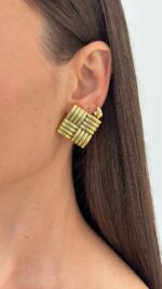 Özel Seri Tırtık Tasarım Eskitme Kare Gold Küpe - Görsel 2