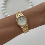 Yuvarlak Tasarım Kadranı Beyaz Gold Vintage Saat