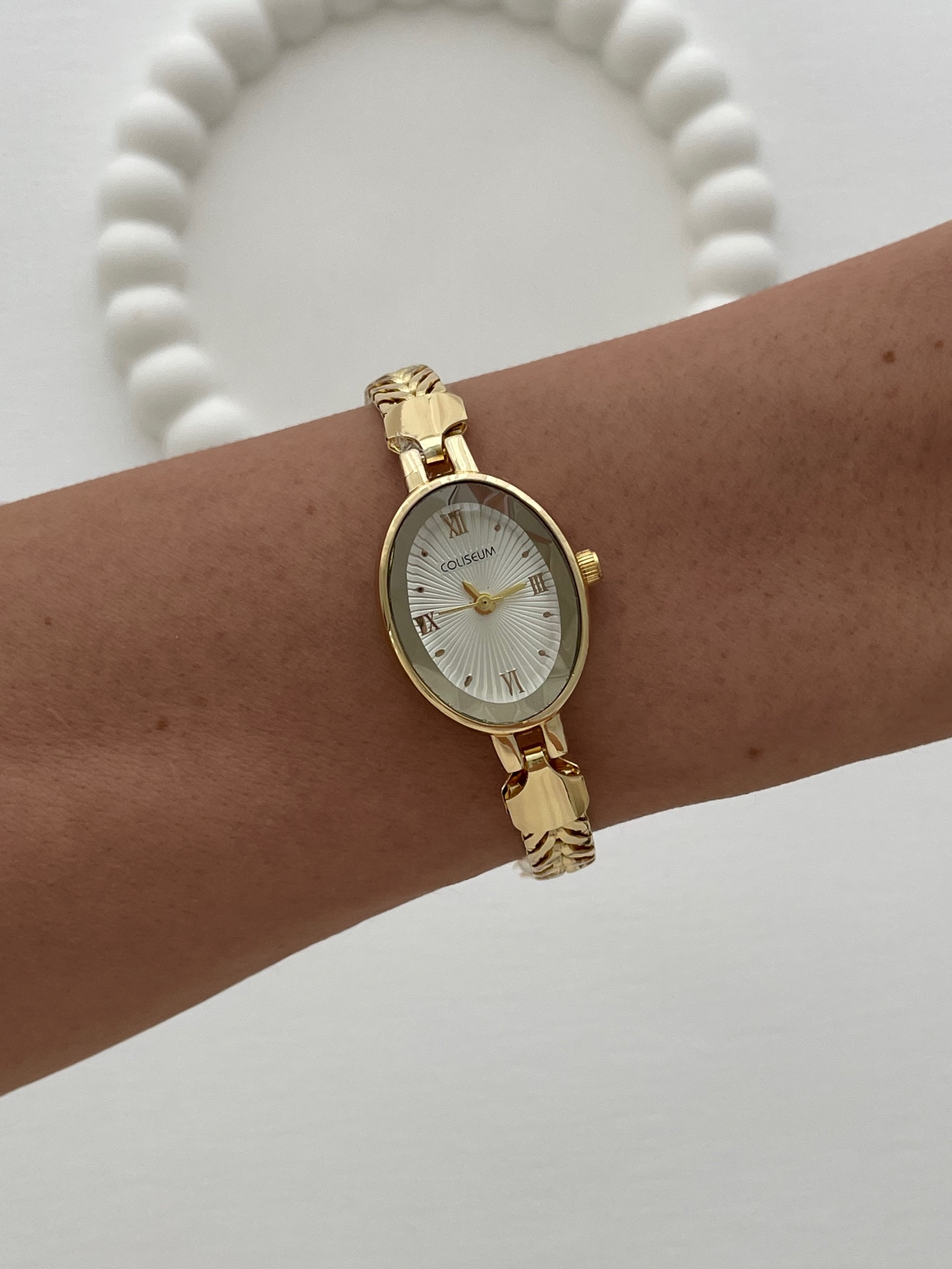 img_4597 Oval Tasarım Kadranı Beyaz Gold Vintage Saat - Görsel 1